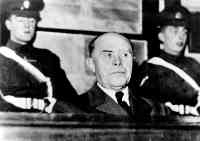 <p>Il generale tedesco Albert Kesselring nel 1947 durante il processo per crimini di guerra.</p>