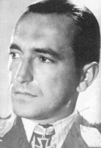 <p>Il maggiore Rudolf Böhmler, comandante del I Battaglione 3° Reggimento Paracadutisti.</p>