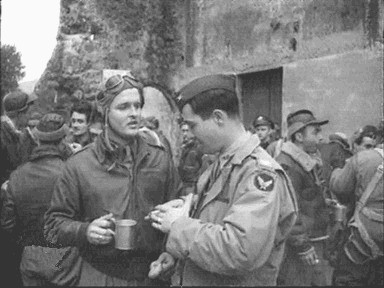 <p>15 febbraio 1944. I piloti che tra poco piloteranno i bombardieri sul monastero di<br<br /> /> Montecassino (fotogramma).</p>