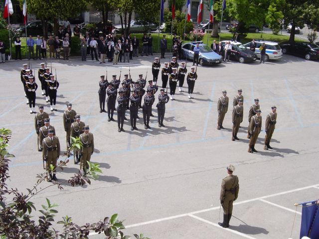 <p>18 maggio 2004 - REDUCI POLACCHI. Esibizione dei soldati polacchi.</p>