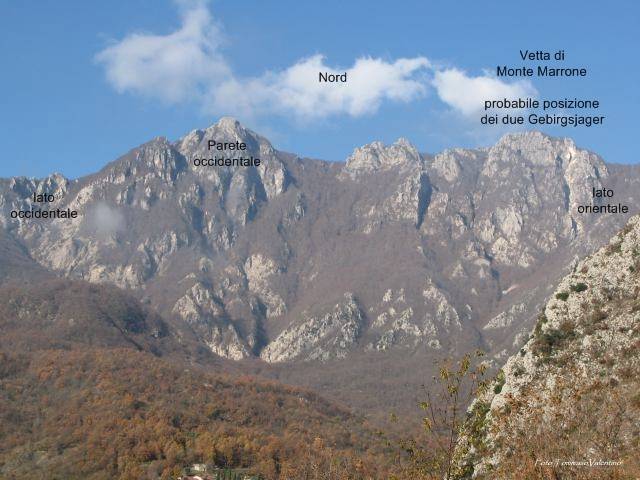 <p>L'architetto Valentino ci manda anche una stupenda fotografia dell'intera cresta di Monte Marrone con il punto esatto dove erano i due Gebirgsjäger (vedi fotografia 2077).</p>