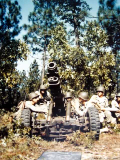 <p>L’obice da 105 mm. in dotazione all’Esercito americano nella II guerra mondiale.</p>