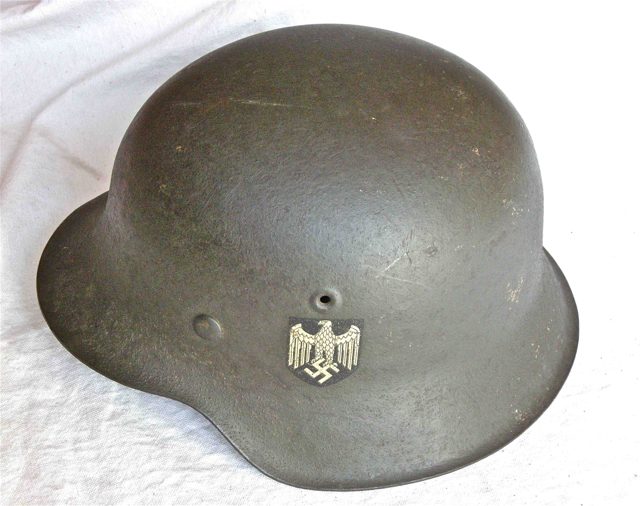 <p>Elmetto tedesco Mod. 1942.</p><p class='eng'>M42 German helmet.</p>