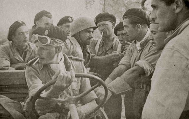 <p class='eng'>Montecassino, May 1944, Polish officers and British Liaison officers.</p>